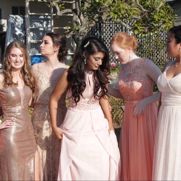 Prom dress - Picture 2 of 6